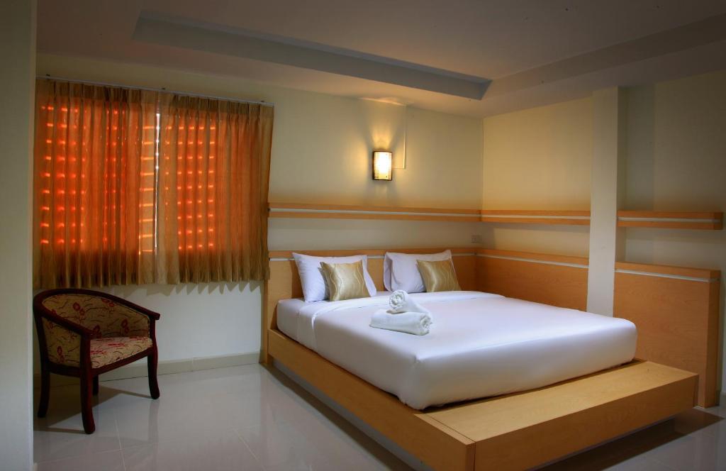 Baan Sanpoom Hotel Phitsanulok Quarto foto